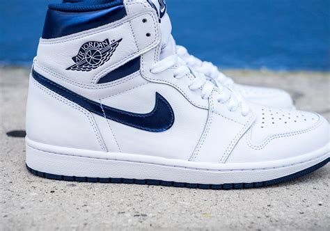 jordan 1 high metallic navy.